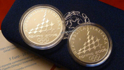 Italia 5 e 10 euro argento commemorative "XX giochi olimpici Invernali Torino 2006" 2°em. 2005 proof - immagine 2