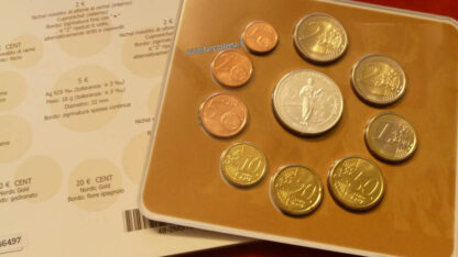 Italia serie zecca 2011 10 valori (con argento) fdc - immagine 2