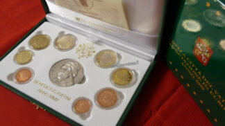 Vaticano serie zecca 2010 Proof con argento